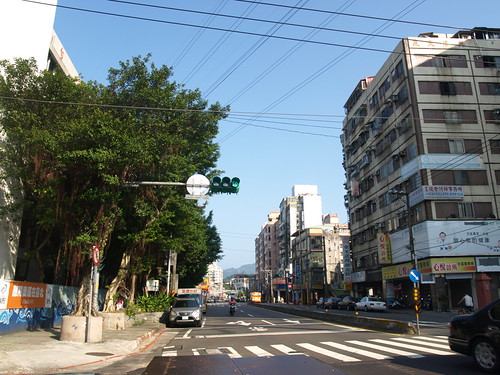 P9217138 (by plateaukao)